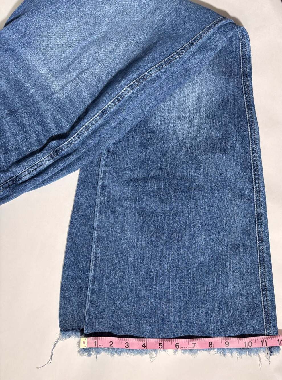 Judy Blue women’s Mid-Rise Raw Hem Flare Leg Denim Jeans Size 16W - Picture 10 of 11
